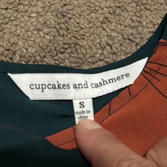 Cupcakes and Cashmere Josette Swing Style Blouse-Dark Green/Red Poppies-Sz S - Picture 12 of 15